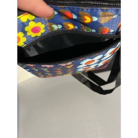 Unbranded Floral Crossbody - Passport Style Bag - Picture 9 of 11